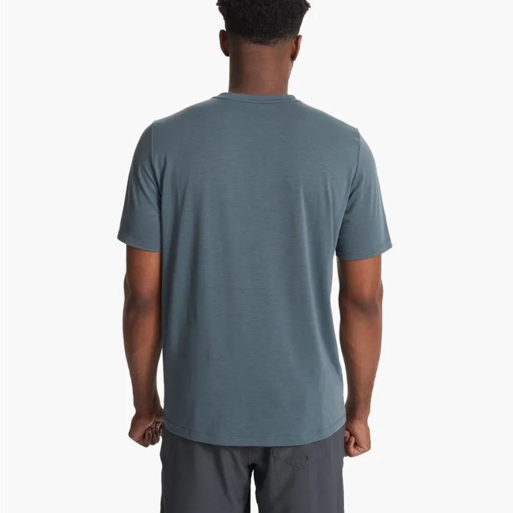 Vuori Current Tech Tee in Lake - Picture 3 of 6
